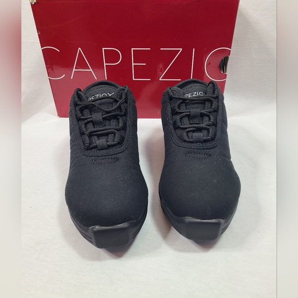 Capezio Women's Canvas Dansneaker- New- Womens size 7 - Picture 3 of 5